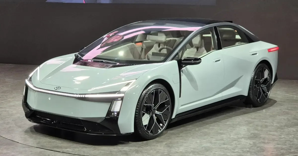Toyota Corolla terá versões elétrica, híbrida e plug-in a partir de 2027