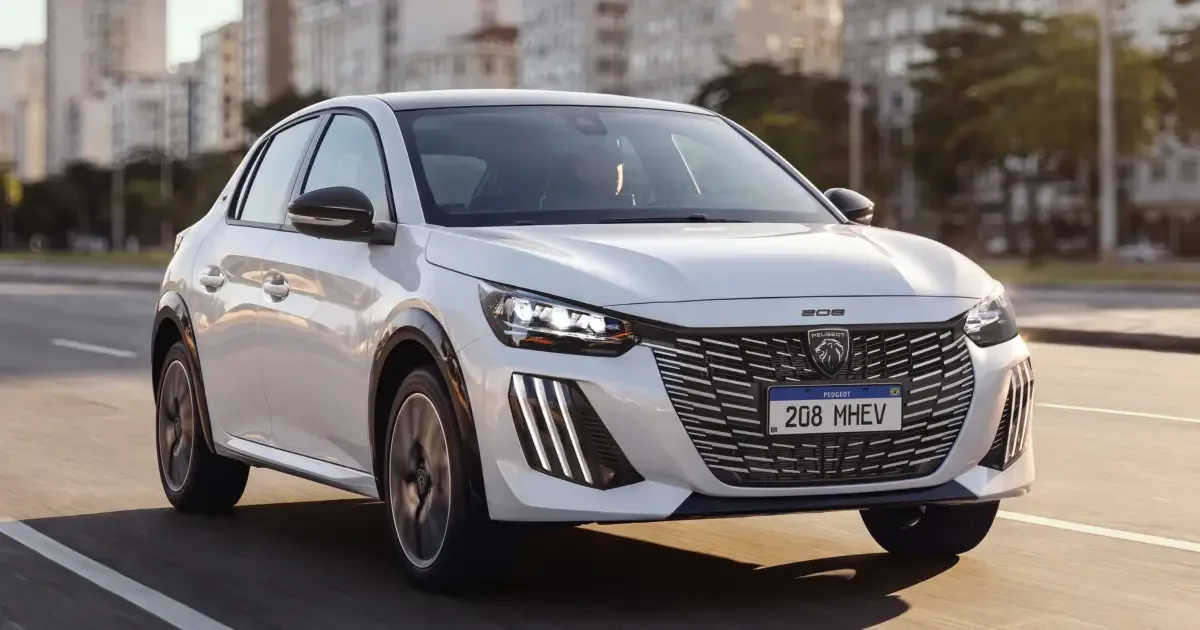 Peugeot 208 2027 elimina versão Active e adota sistema MHEV na configuração GT