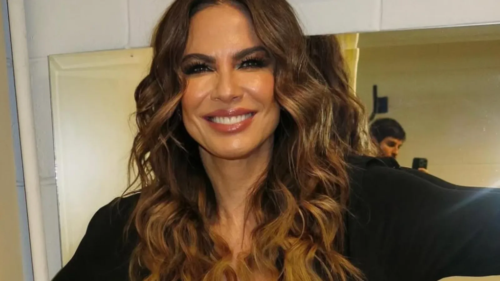 Equipe de Luciana Gimenez nega dívida e detalha transição para novo imóvel