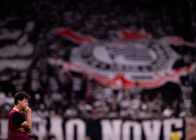 Diniz lamenta sequência do Corinthians e aponta evolução no segundo tempo