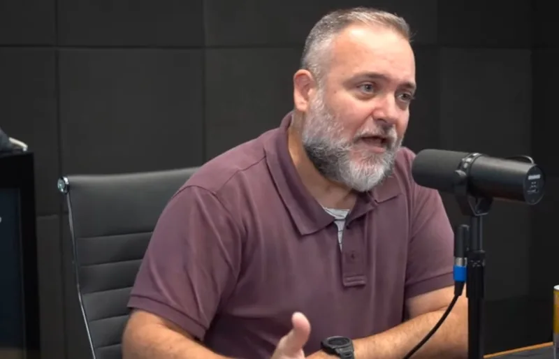 Santoro propõe corte de custos e separação do futebol no Corinthians