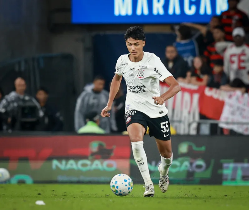 Iago Machado lidera avaliação do Corinthians mesmo com revés diante do Flamengo