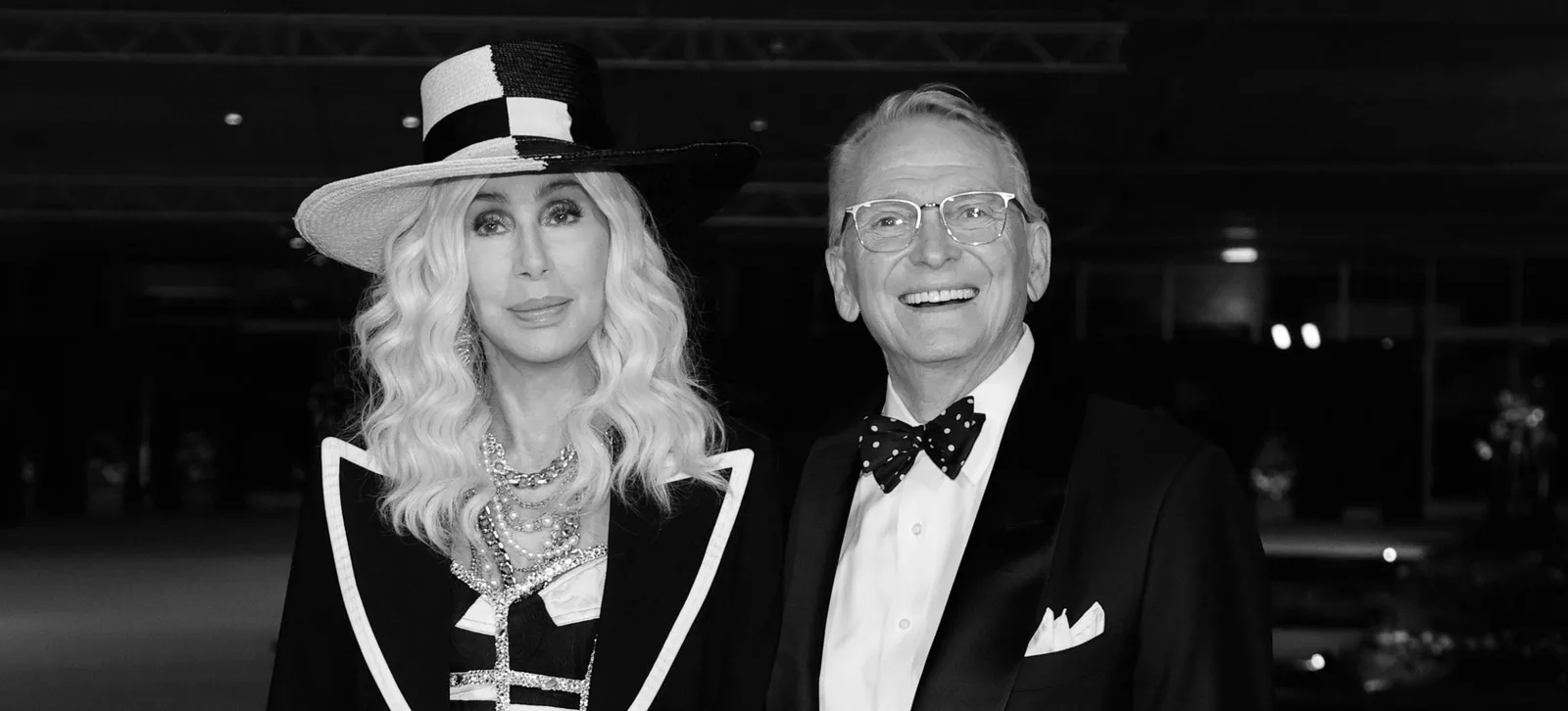 Morre Bob Mackie, criador de figurinos marcantes para Cher e outras estrelas