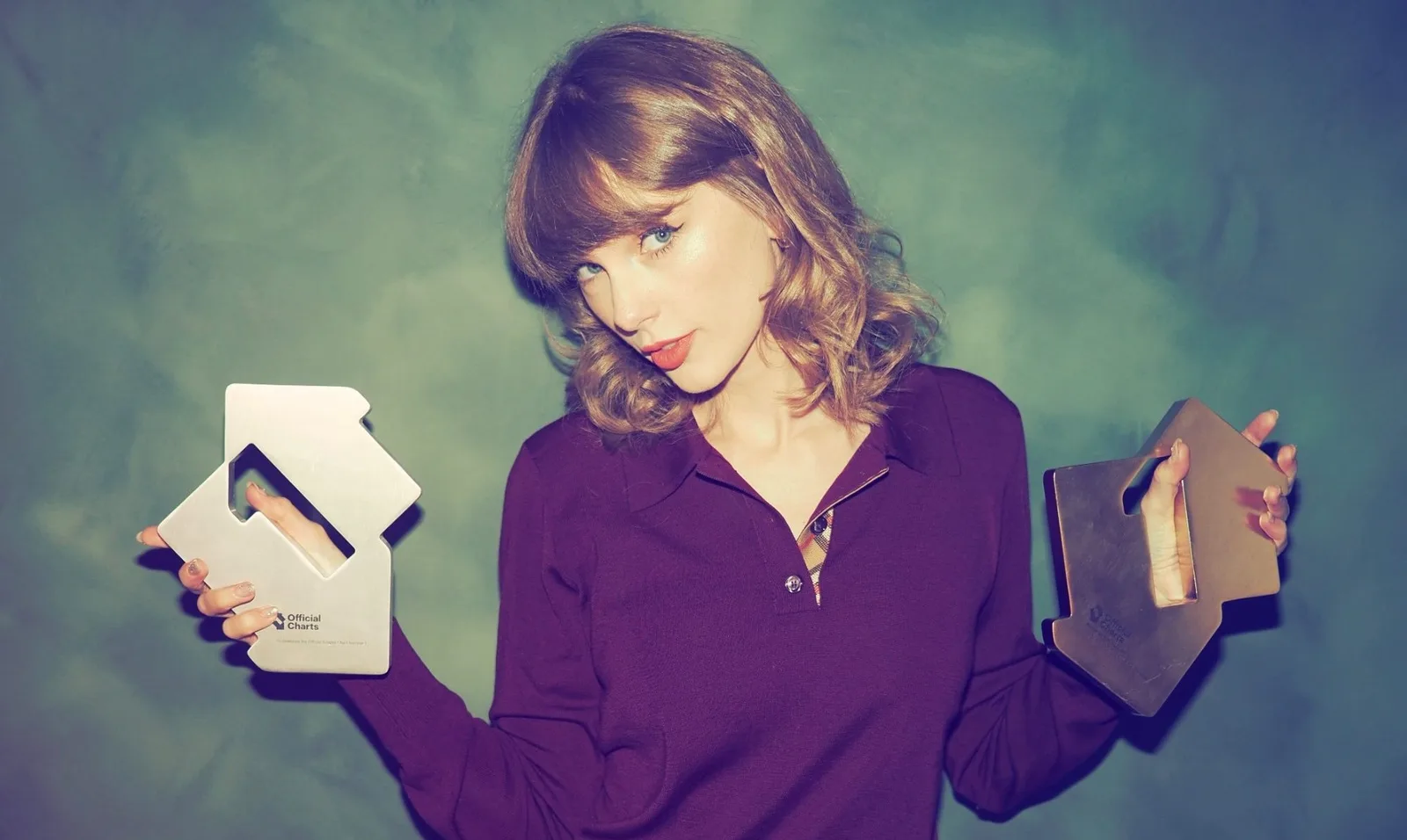 Taylor Swift coloca álbum e single no topo britânico pela quinta vez