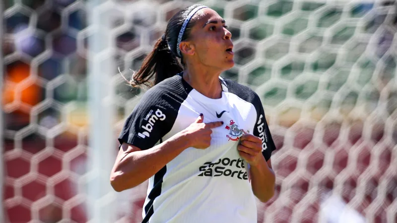 Andressa Alves destaca união do Corinthians antes de semifinal contra o Bahia
