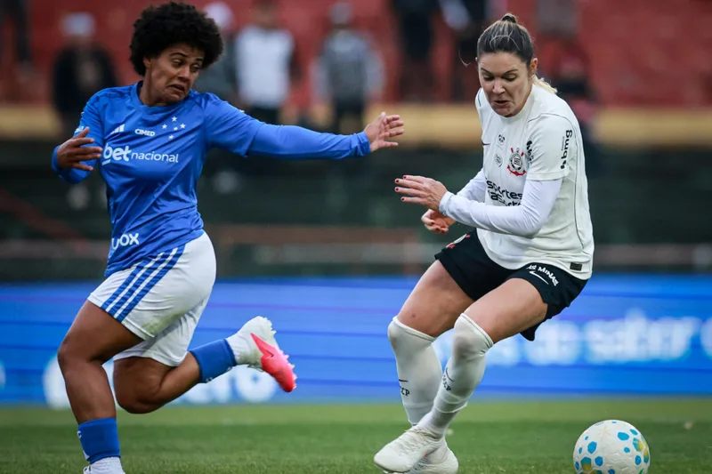 Corinthians vence Cruzeiro e amplia domínio em mata-matas no futebol feminino