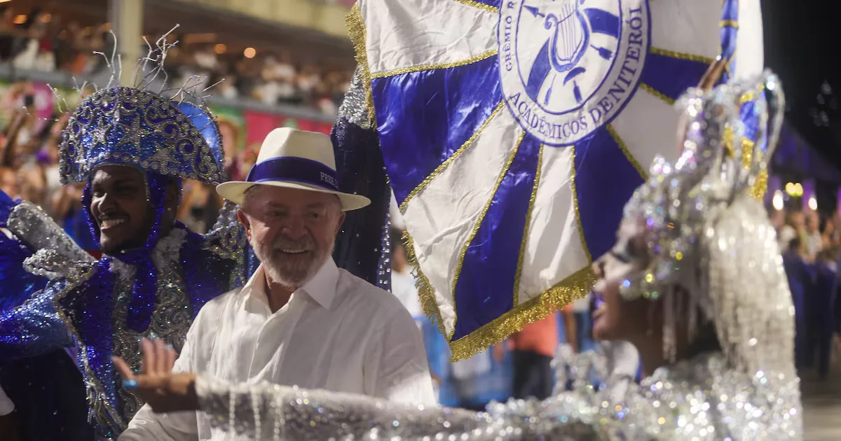 Aliados de Lula questionam ação de Flávio Bolsonaro sobre carnaval do Rio