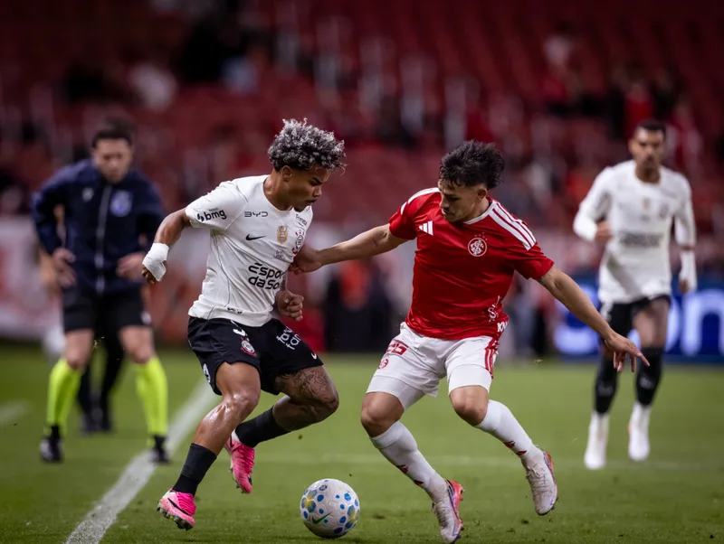 Corinthians tenta vencer no Beira-Rio após dez anos diante do Internacional