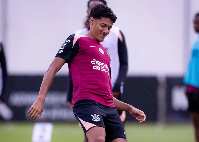 Corinthians mantém 10% dos direitos de atacante após rescisão