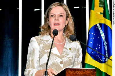 Gleisi Hoffman quer economizar R$ 24 milhões por ano extinguindo o 14º e o 15º salários dos deputados e senadores