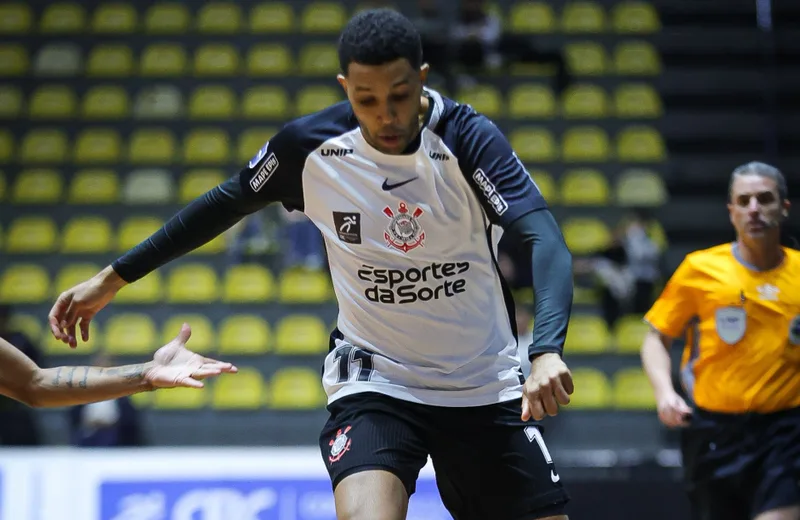 Corinthians empata com o Pato Futsal e decide vaga fora de casa
