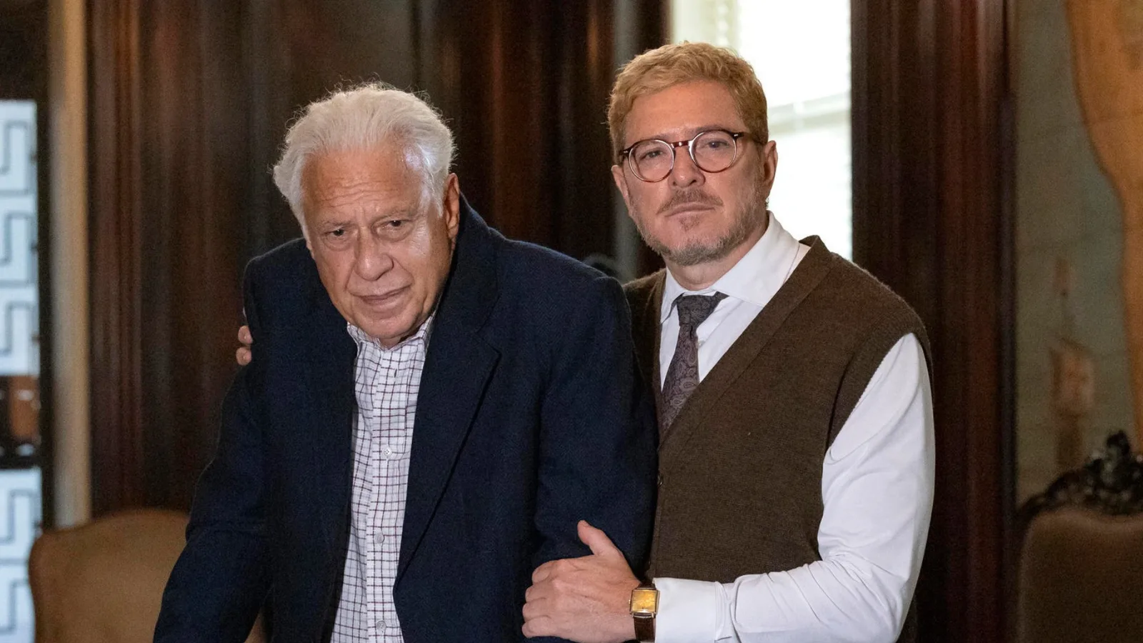 Sumiço de castiçal abre nova frente no caso Arthur Brandão