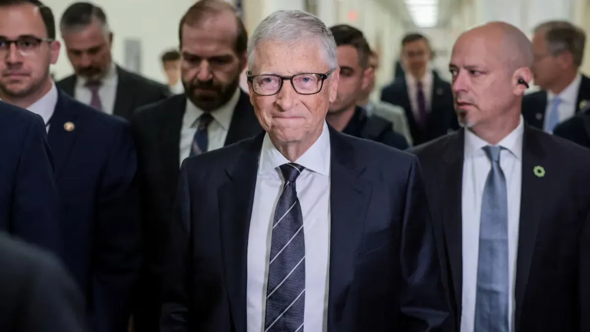Bill Gates pede ao Congresso dos EUA regras obrigatórias para sistemas de IA
