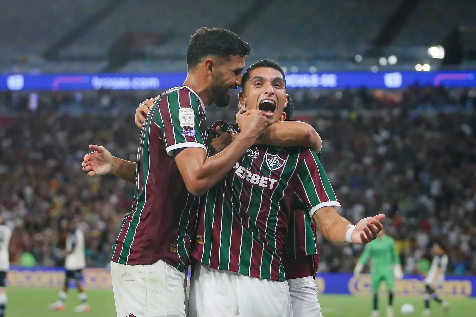 Serna pode voltar ao time titular do Fluminense contra o Platense