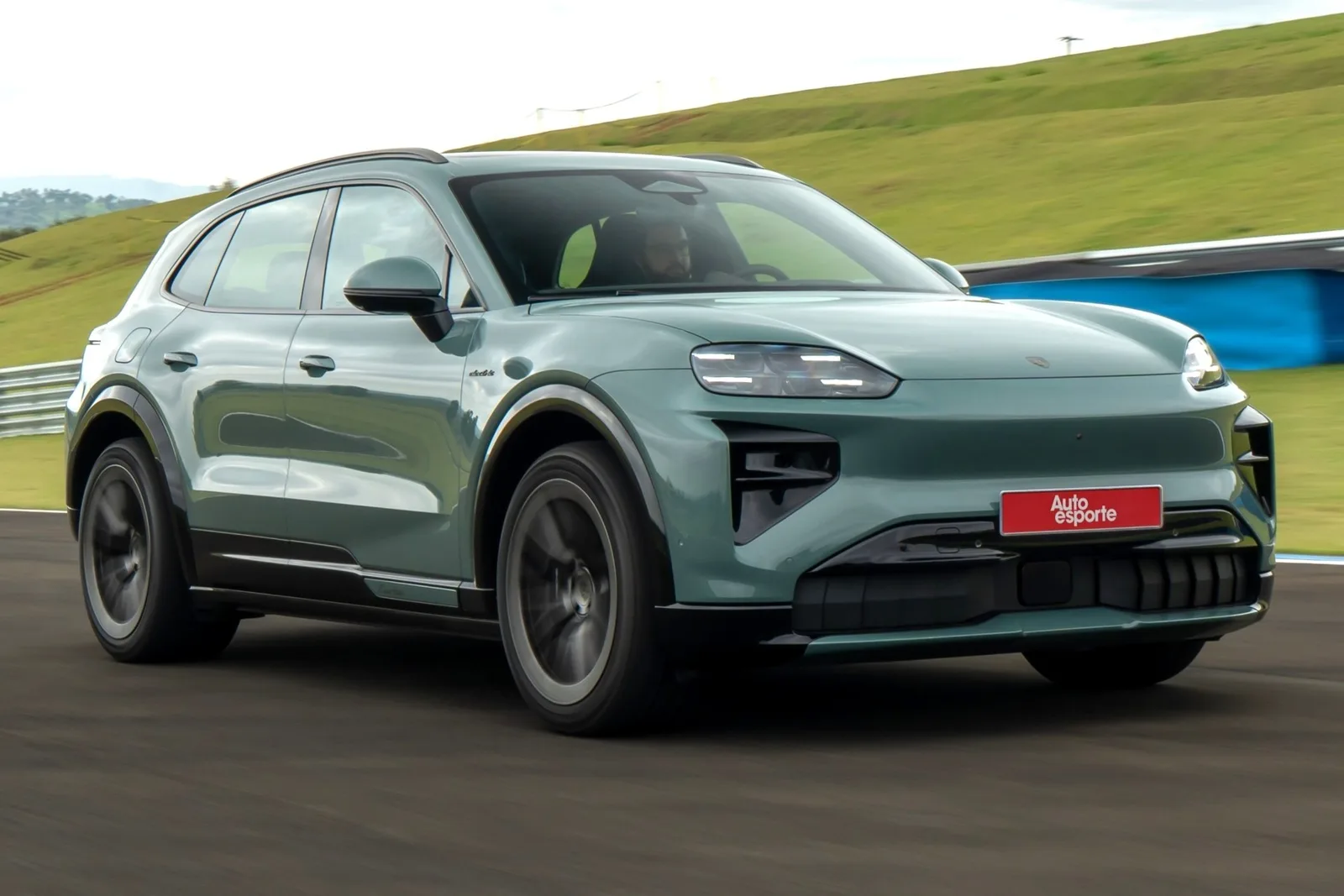 Porsche Cayenne Electric chega ao Brasil com até 1.156 cv e foco em desempenho