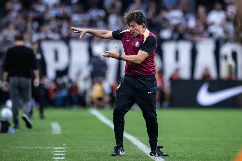 Aproveitamento do Corinthians com Diniz cai após pausa da Copa do Mundo