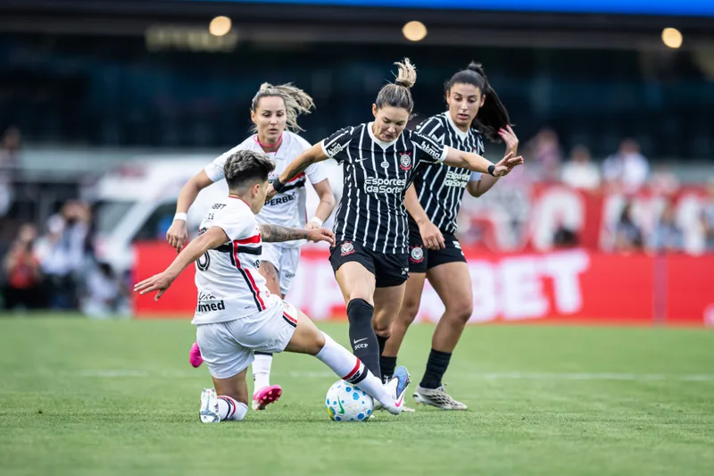 São Paulo empata com Corinthians e conquista o Brasileirão Feminino