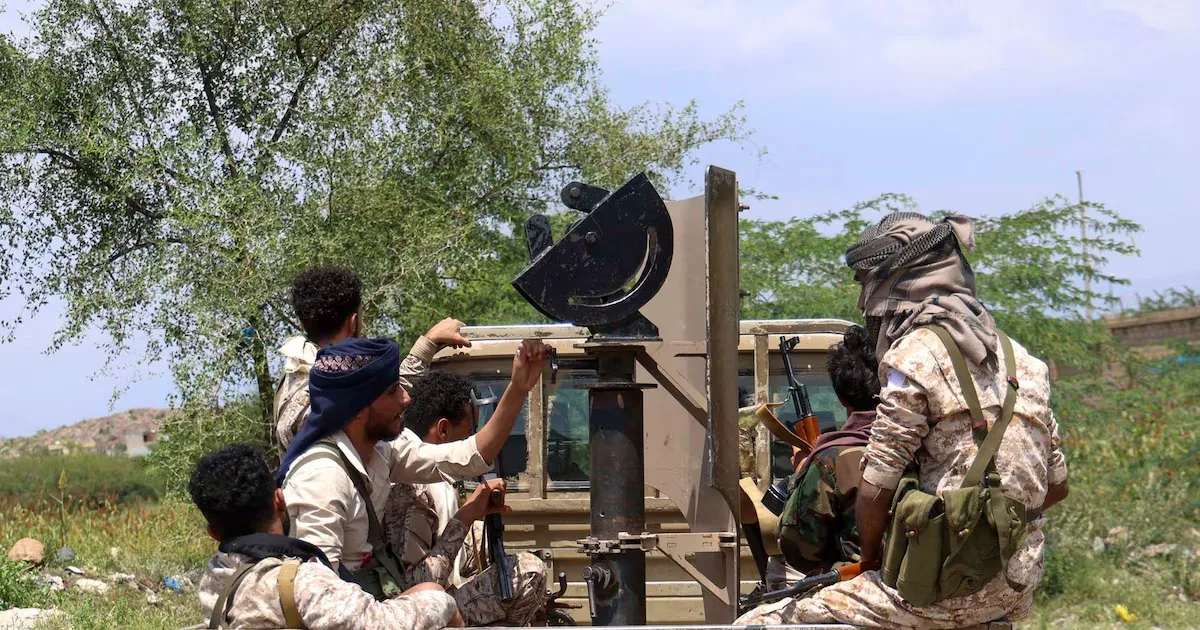 Governo do Iêmen anuncia ofensiva contra houthis e afasta trégua