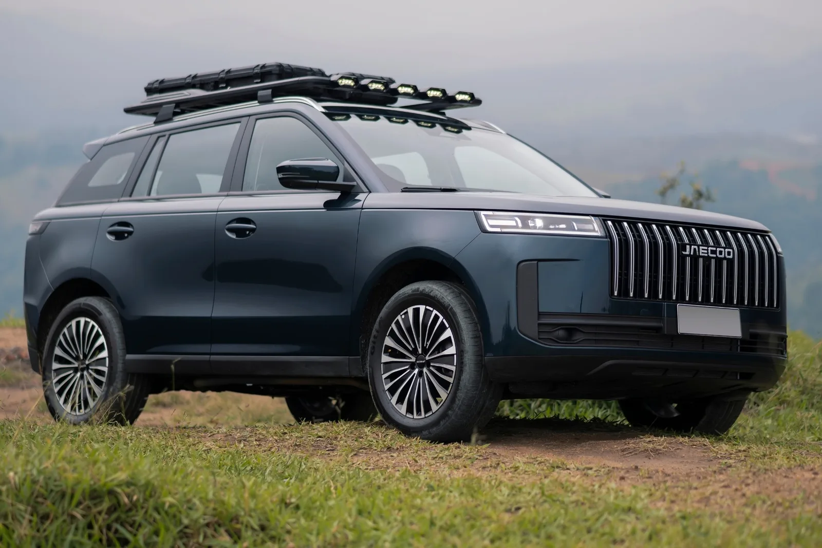 Jaecoo 5 híbrido chega ao Brasil com duas versões e até 790 km de autonomia