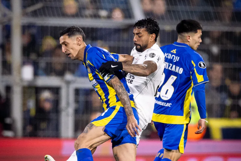 Corinthians enfrenta Estudiantes por vaga inédita fora de casa contra argentinos
