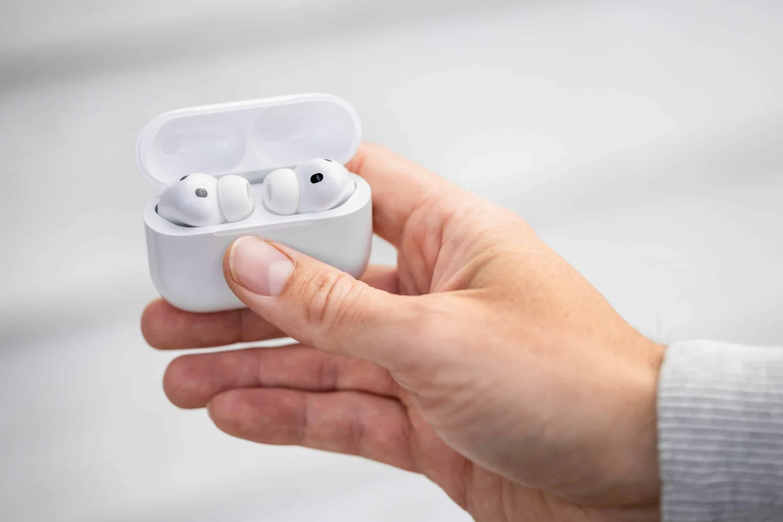 Apple amplia envios de fones sem fio no segundo trimestre de 2026