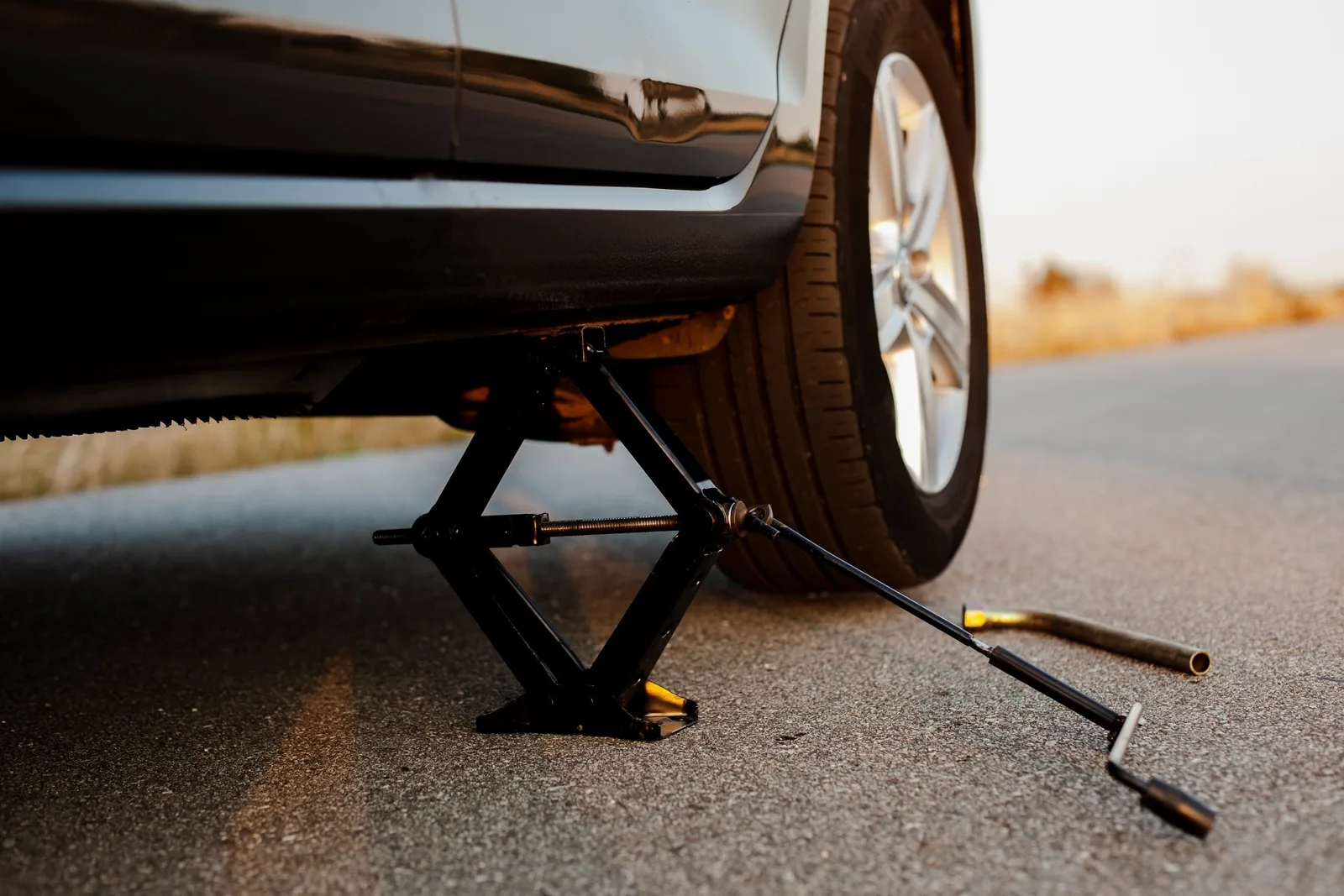 Quatro chaves de roda compactas para levar no carro
